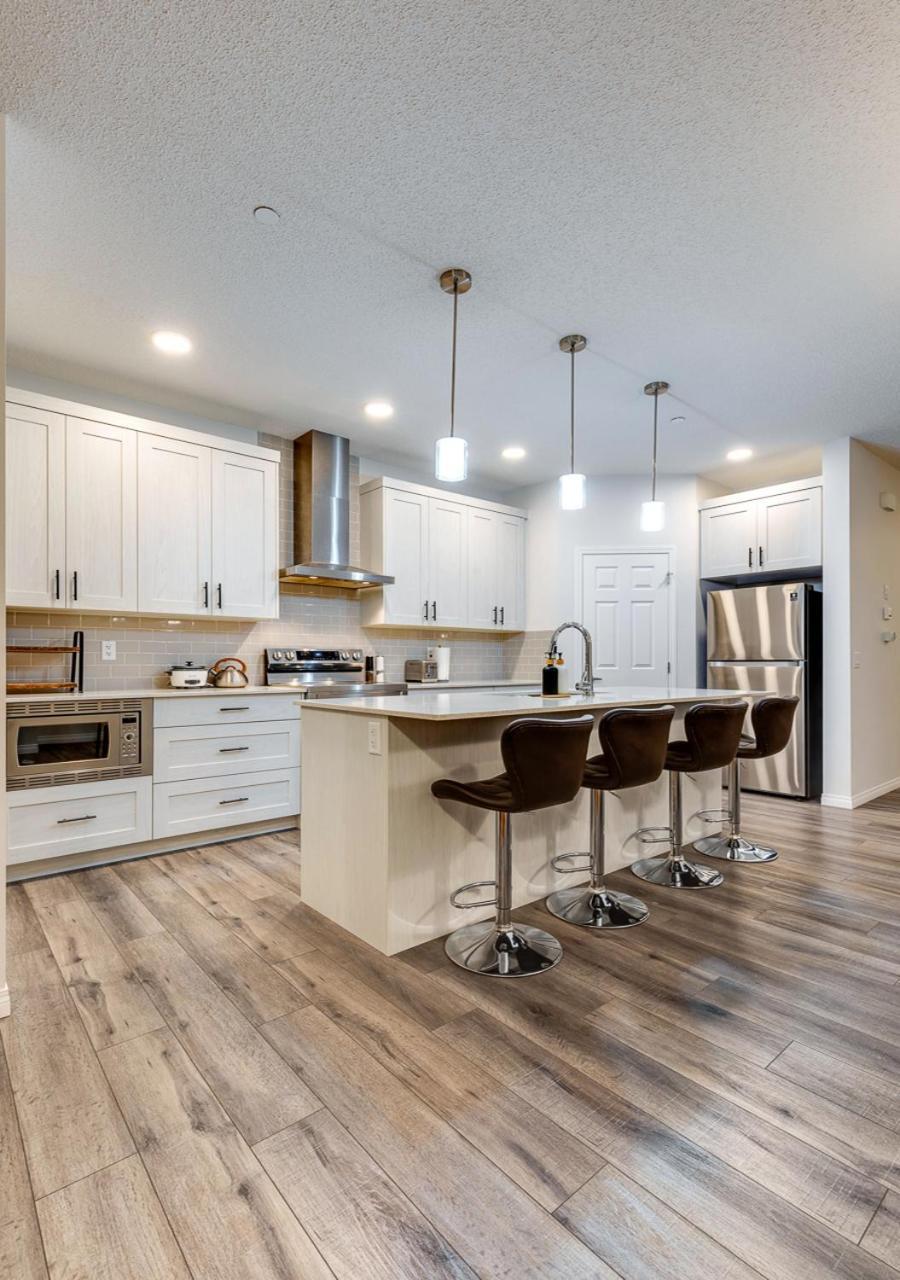 Stylish/4bedroom/freeparking/indoorfireplace