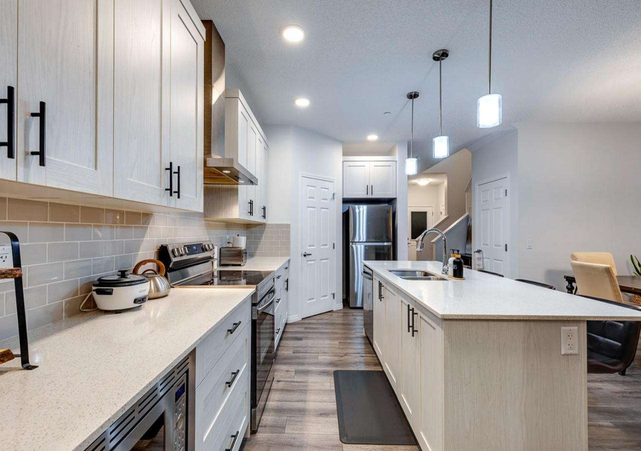 Stylish/4bedroom/freeparking/indoorfireplace Hébergement de vacances