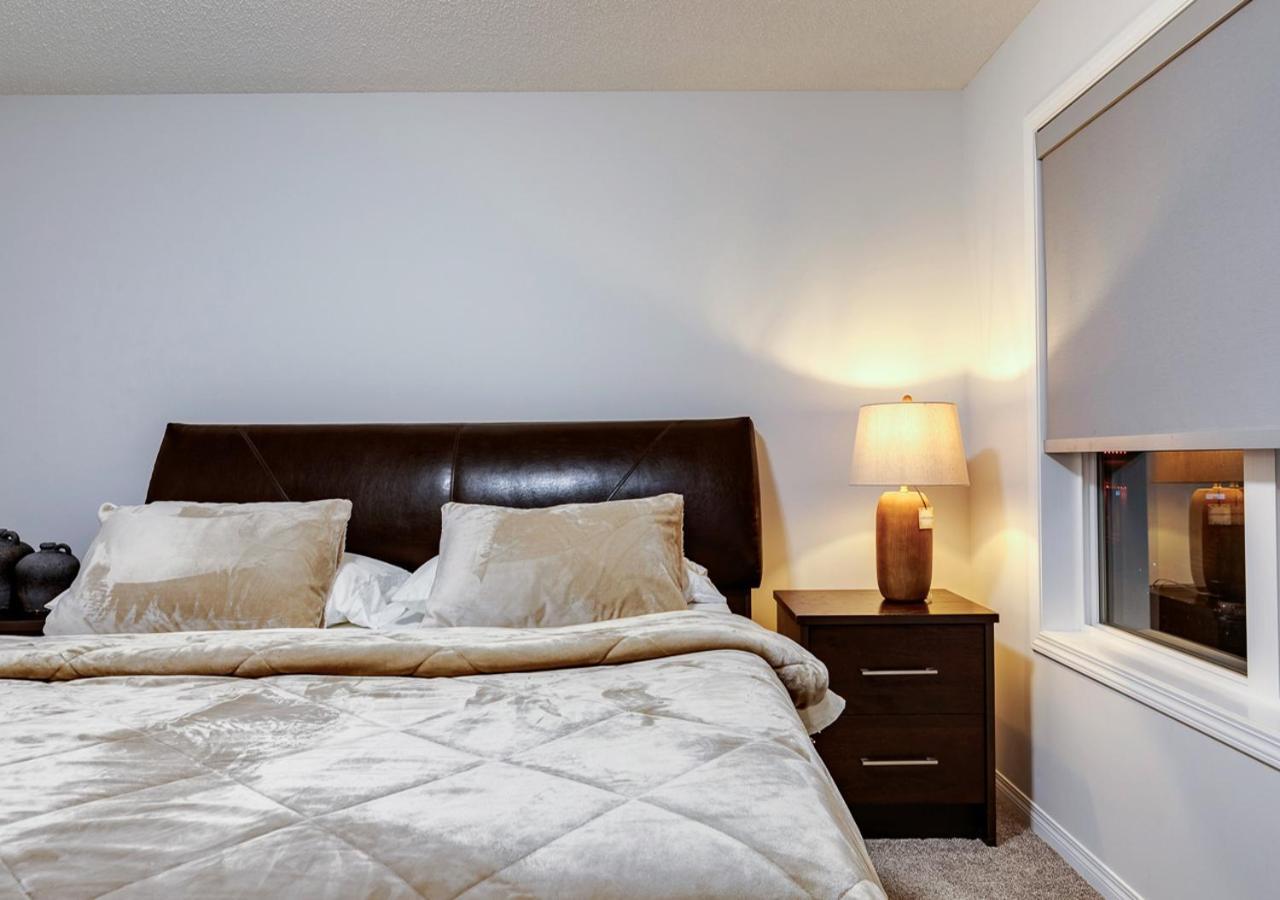 Stylish/4bedroom/freeparking/indoorfireplace Hébergement de vacances *